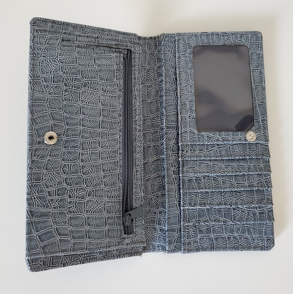 Blue Kenneth Cole Wallet - Picture 3 of 4